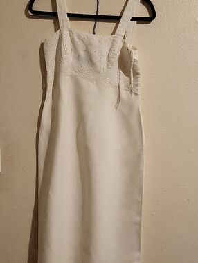 Spenser Jeremy Cream Linen Dress with Embroidered Bust